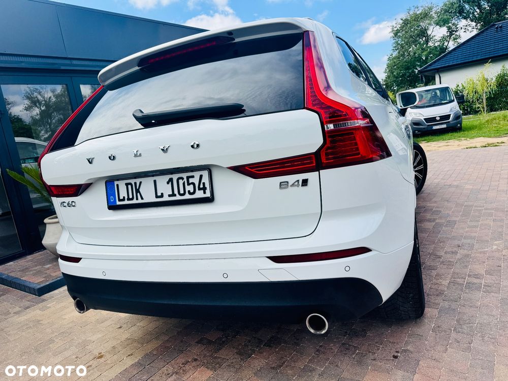 Volvo XC 60 B4 D AWD Geartronic Momentum Pro - 37