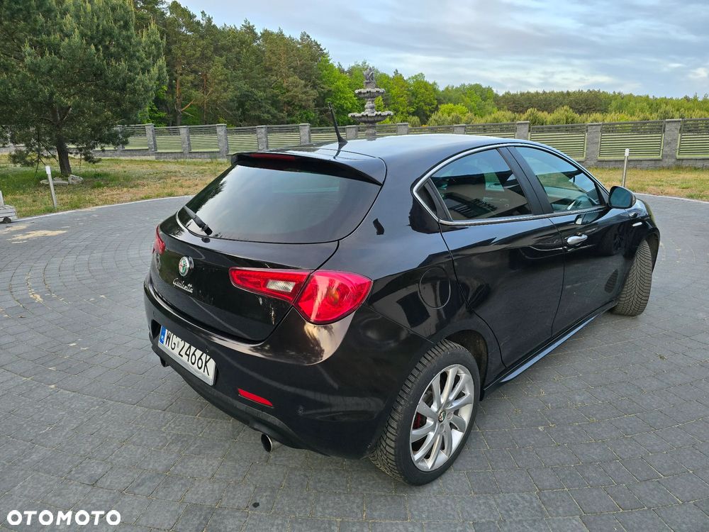 Alfa Romeo Giulietta 2010 photo 4