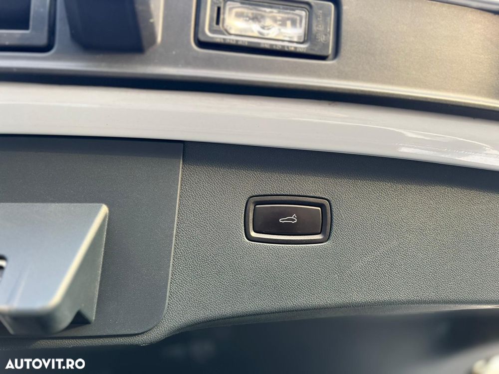 Porsche Cayenne - 29