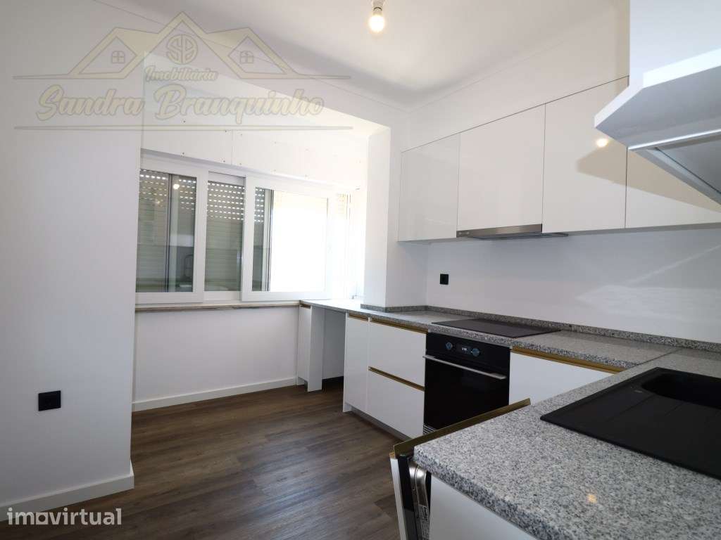 Apartamento T2 RENOVADO A 100M da praia - Grande imagem: 3/24