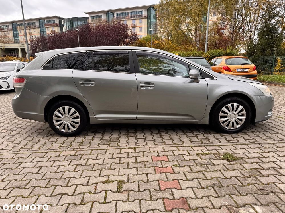 Toyota Avensis - 5
