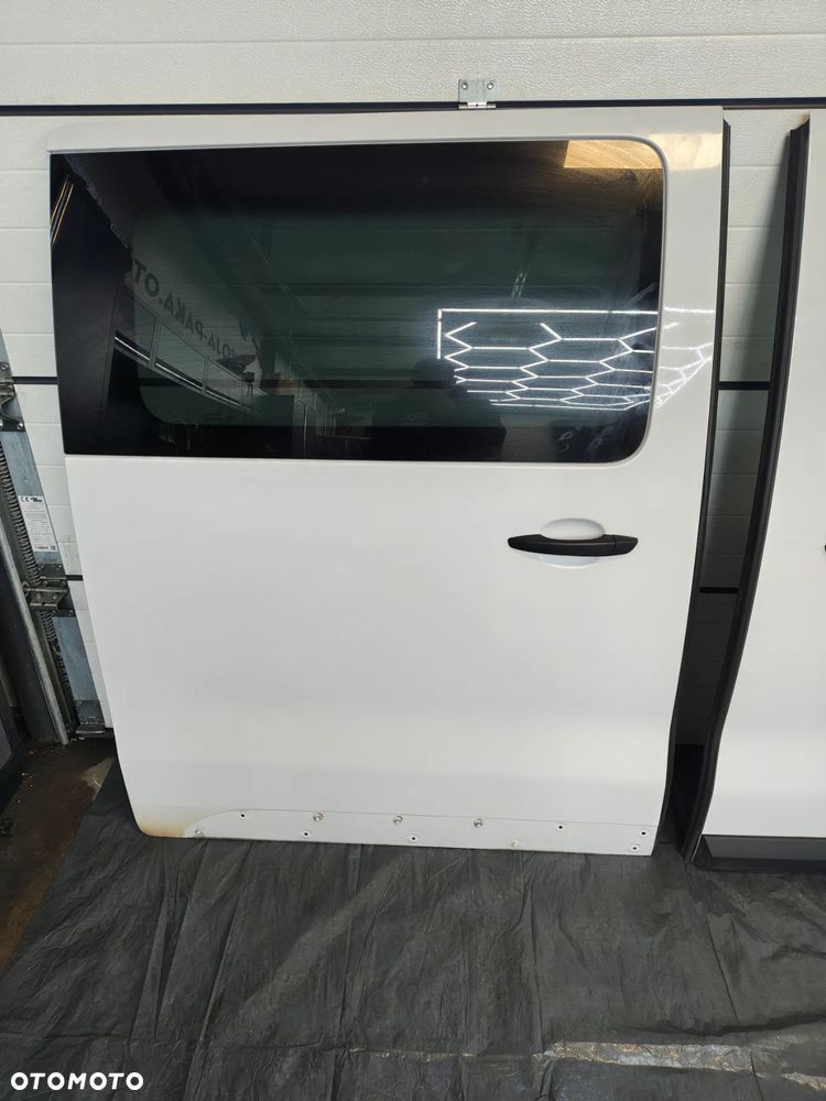 PEUGOET EXPERT JUMPY III VIVARO IV drzwi prawy bok boczne  w kolor EPR - 1