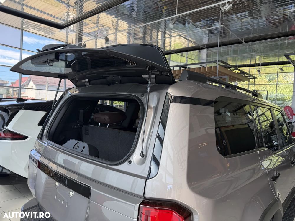 Toyota Land Cruiser 250 2.8l D-4D 204 CP MHEV A/T 7 locuri Executive - 6
