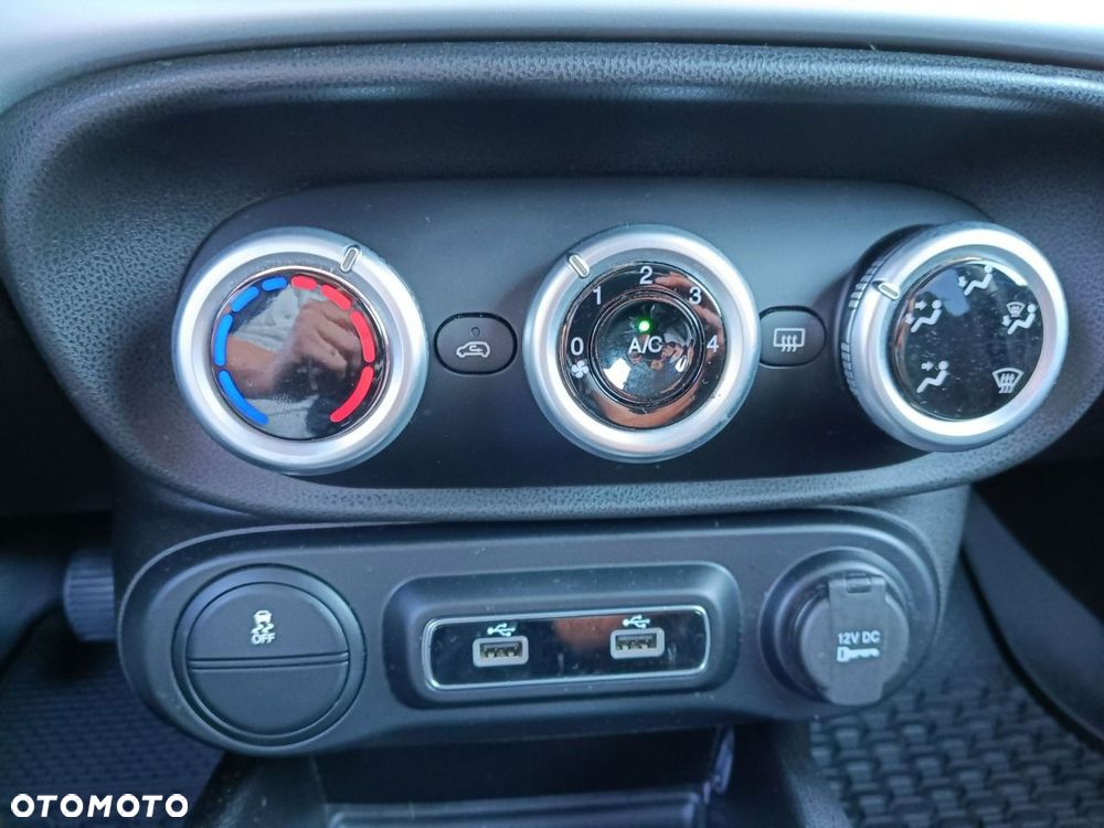 Fiat 500L 1.4 16V Connect - 26