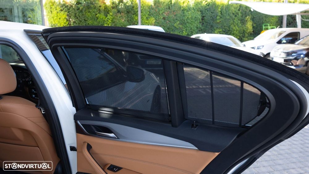 BMW 530 e Pack M - 13