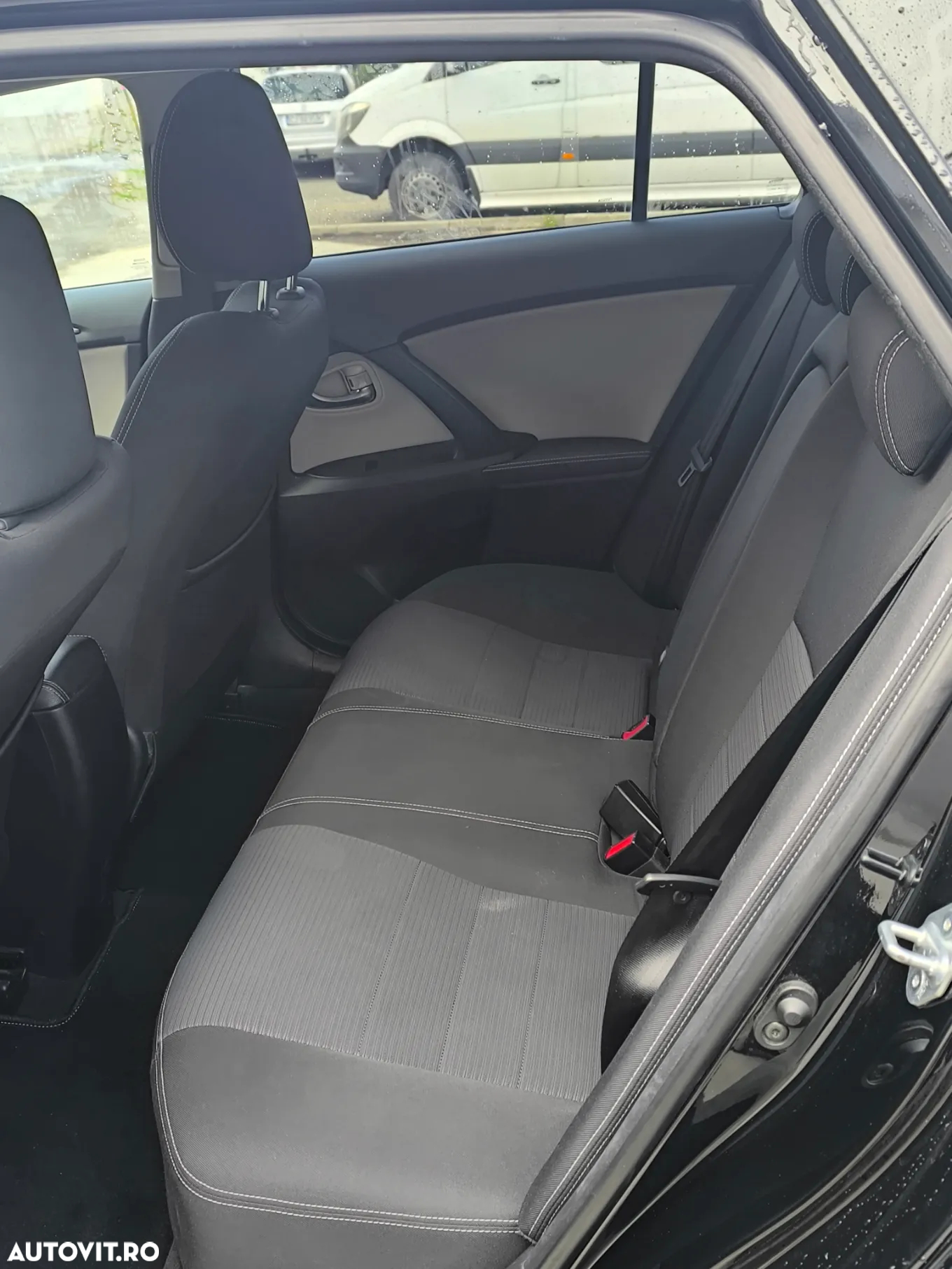 Toyota Avensis Touring Sports 2.0 D-4D Business Edition - 19