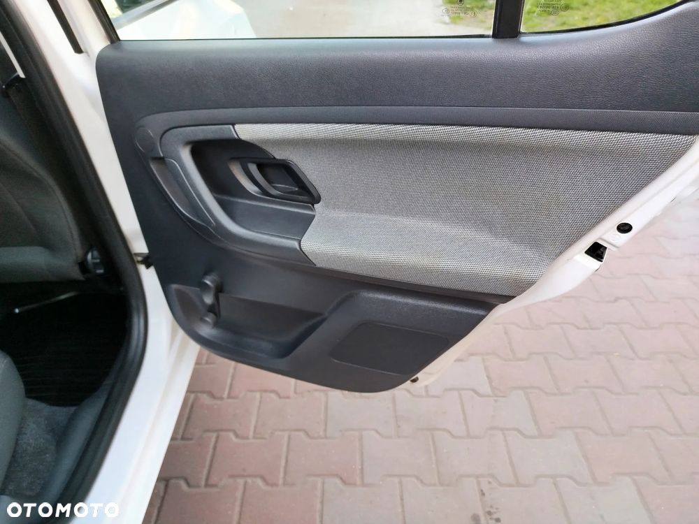 Skoda Fabia 1.2 HTP Active - 25