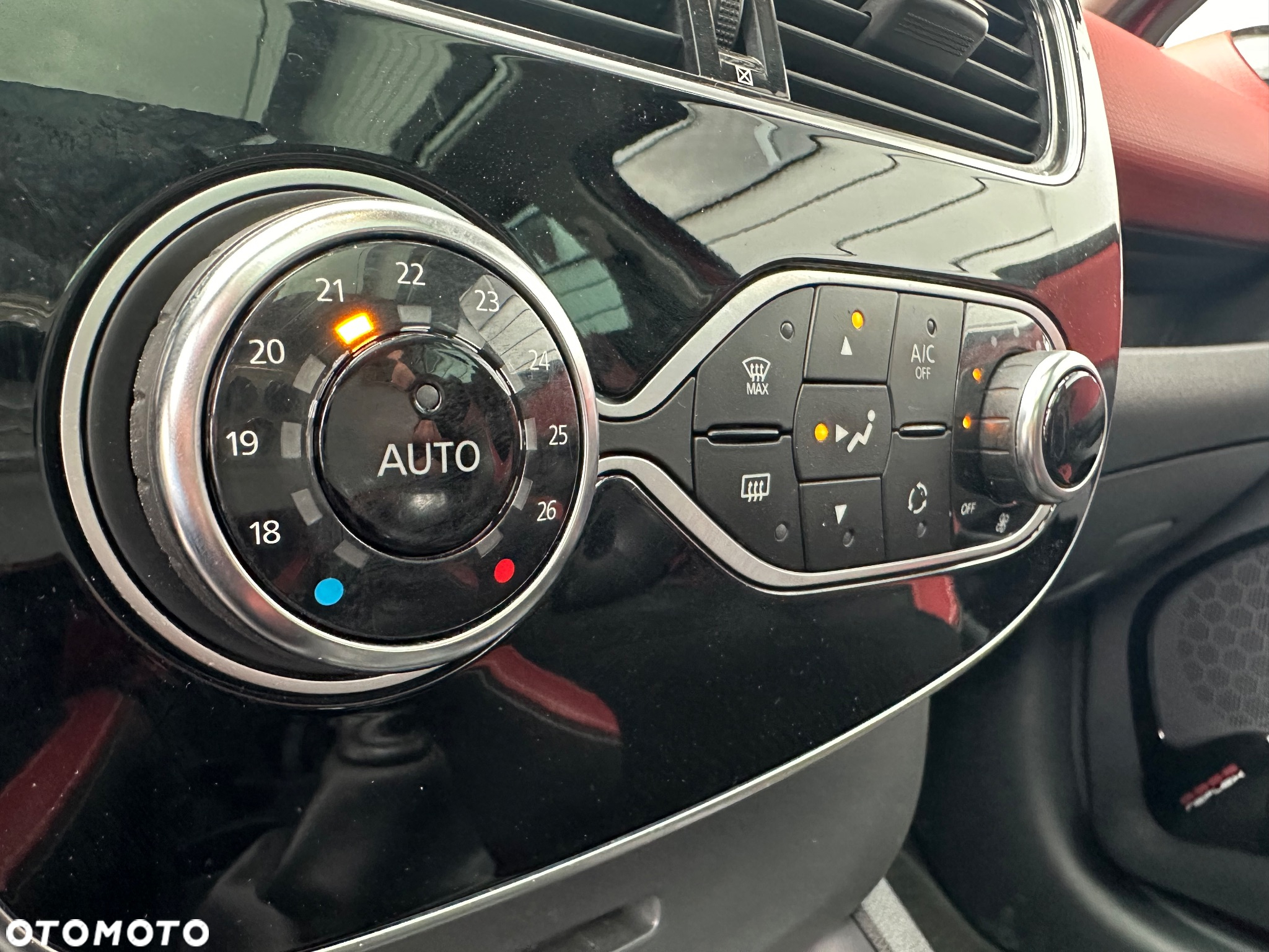 Renault Clio ENERGY TCe 120 INTENS - 24