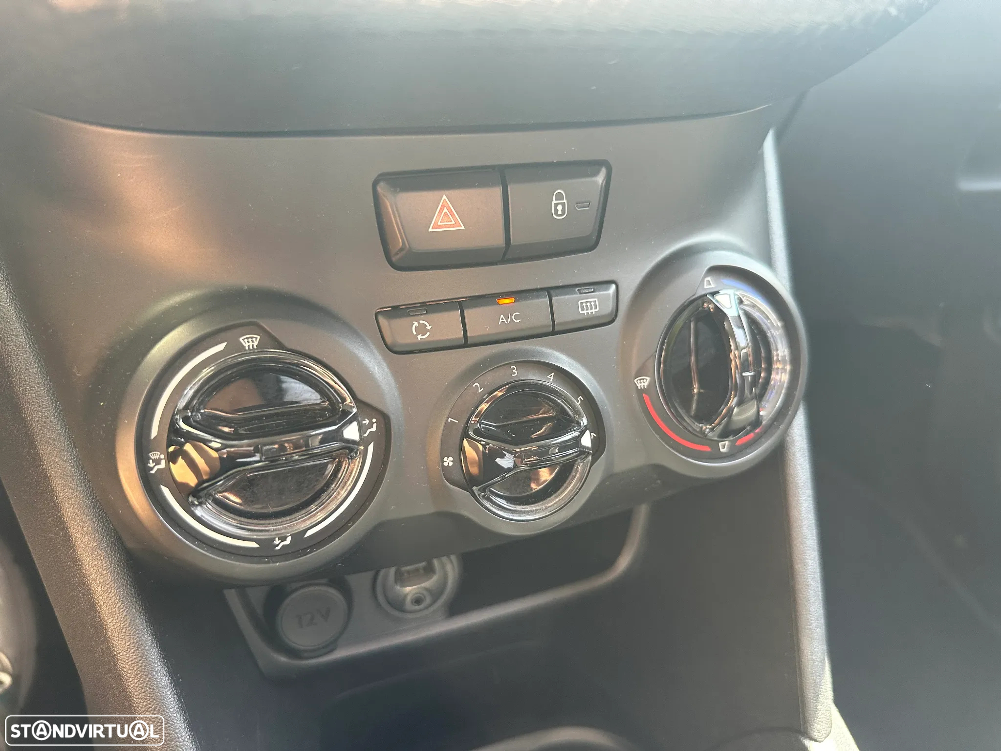 Peugeot 208 1.6 BlueHDi Style - 11