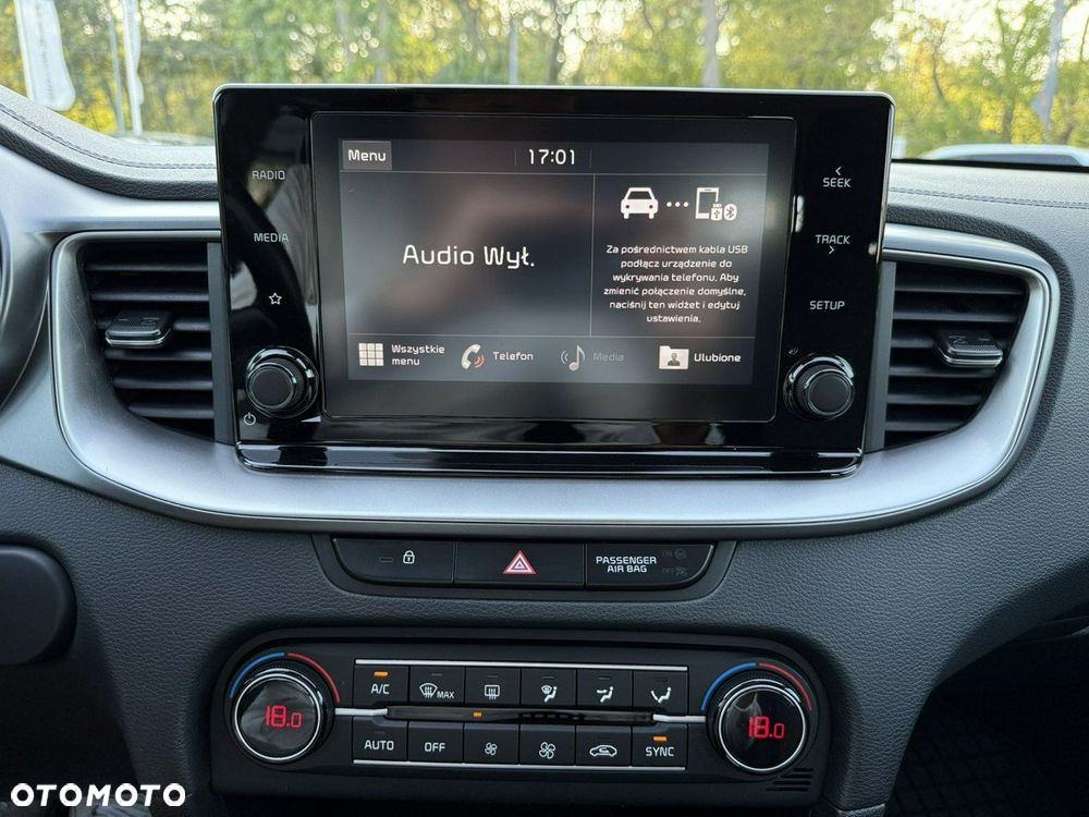 Kia Ceed - 25
