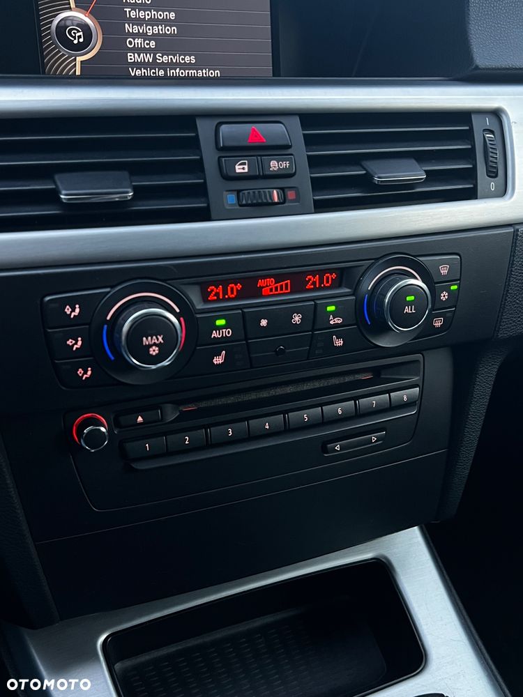 BMW Seria 3 330d - 27