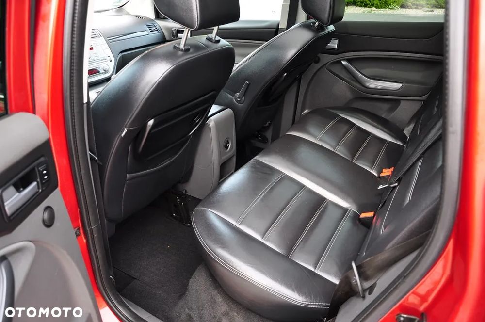 Ford Kuga 2.5 4x4 Titanium - 26