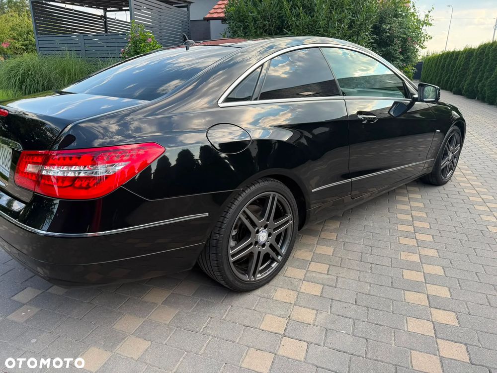 Mercedes-Benz Klasa E 250 CGI BlueEFFICIENCY Automatik Avantgarde - 18