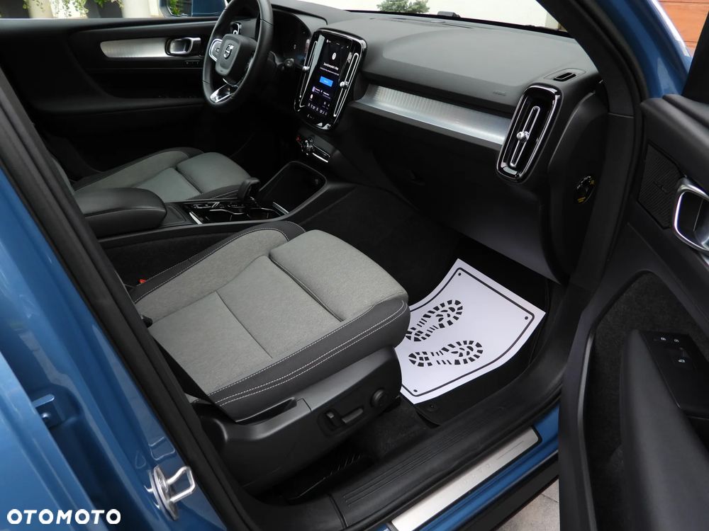 Volvo XC 40 B3 B DKG Plus Bright - 32