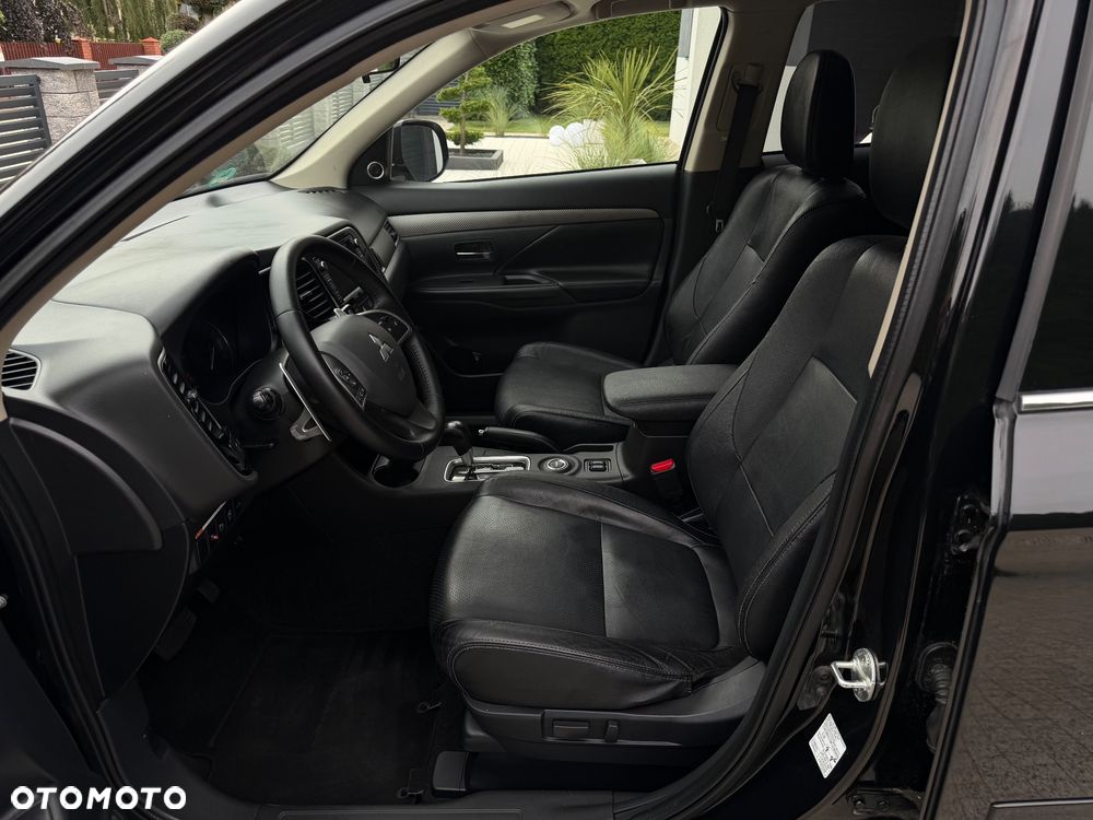 Mitsubishi Outlander 2.0 4WD CVT Diamant Edition+ - 17