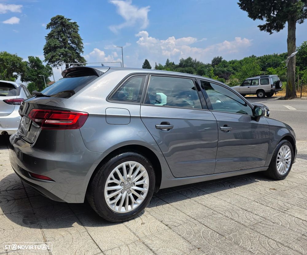 Audi A3 Sportback 1.6 TDI Design - 24