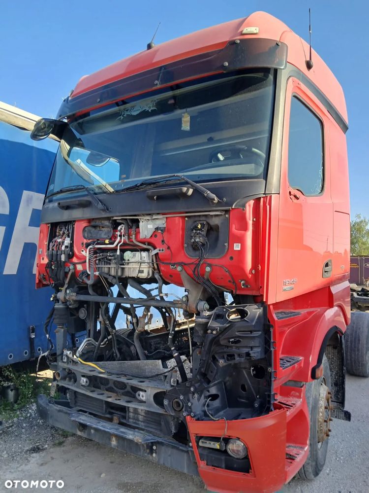 LUSTERKO LUSTRO RAMPOWE PRZEDNIE MERCEDES ACTROS MP4 - 2