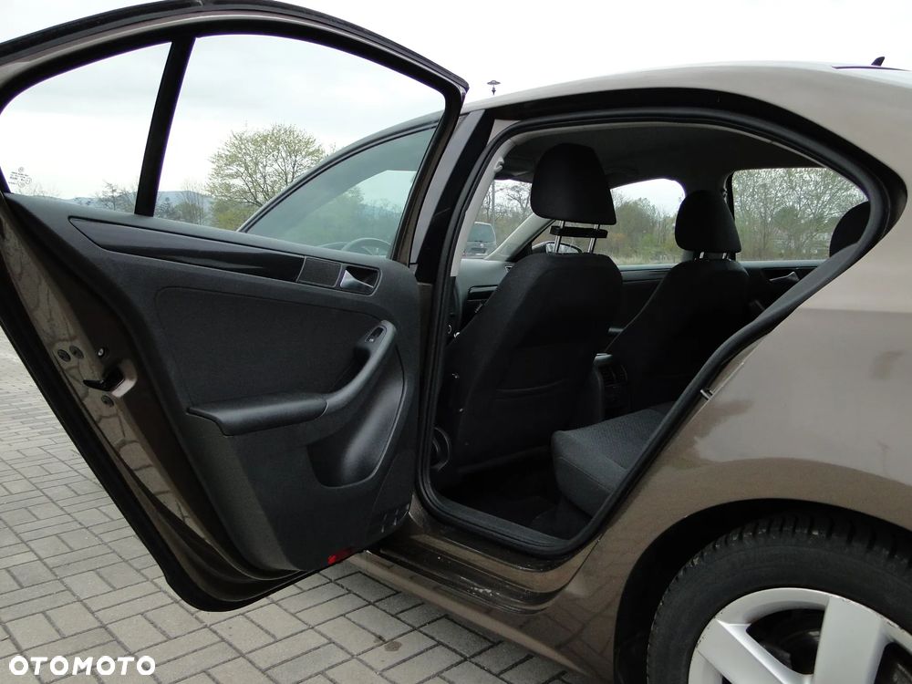 Volkswagen Jetta 1.2 TSI Comfortline - 18