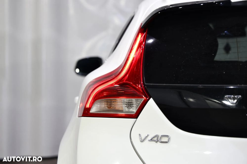 Volvo V40 D2 94g Summum - 32