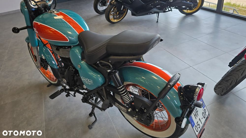 Royal Enfield Classic - 16