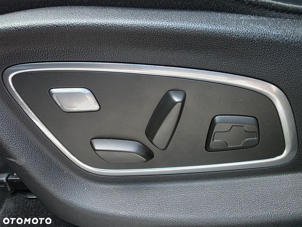 Renault Grand Scenic - 16