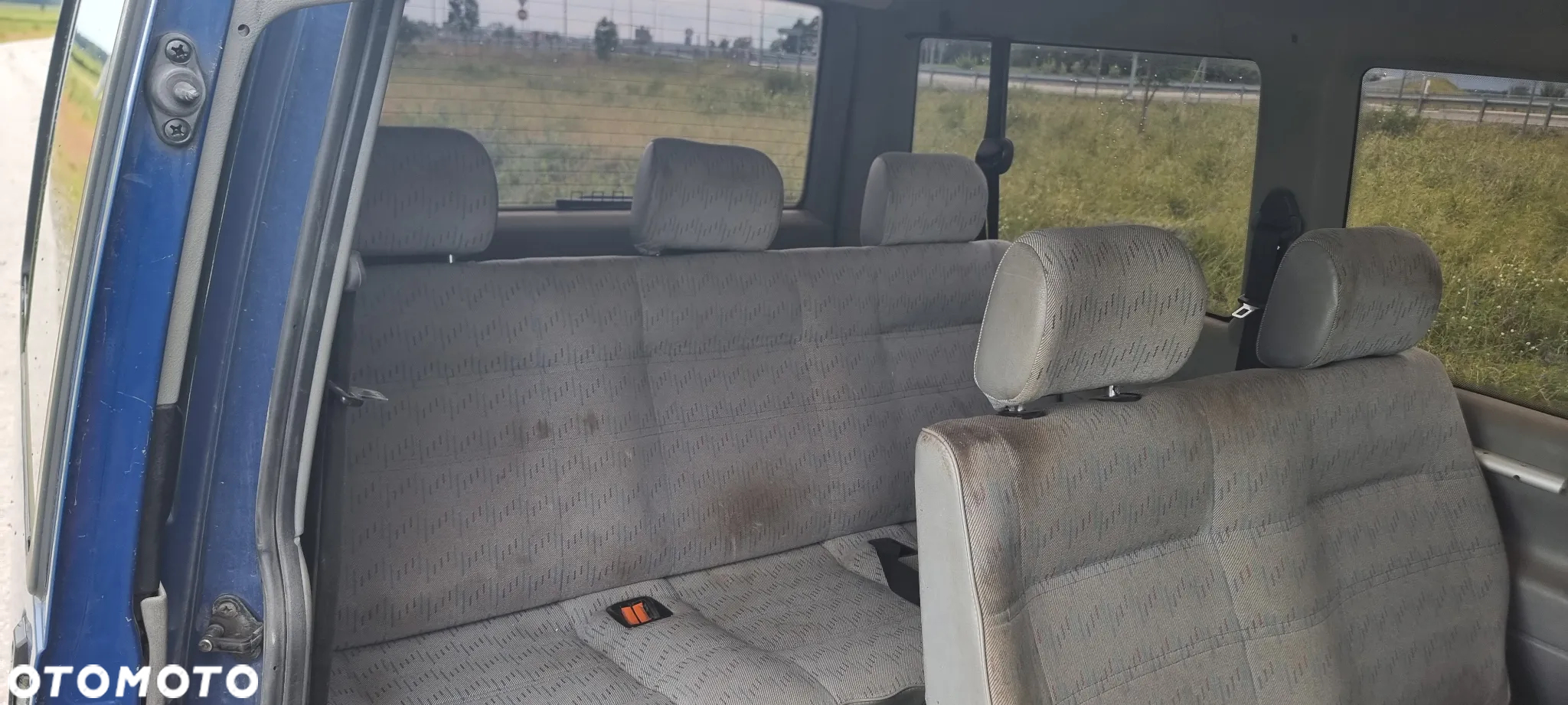Volkswagen Caravelle - 18