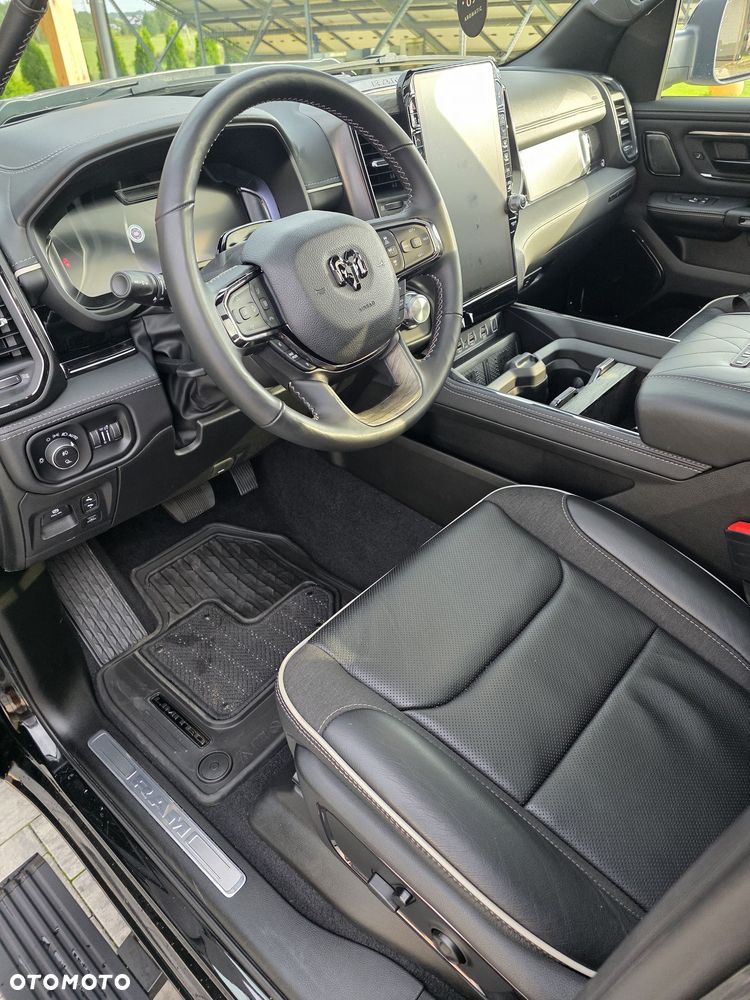 RAM 1500 Limited Night - 19