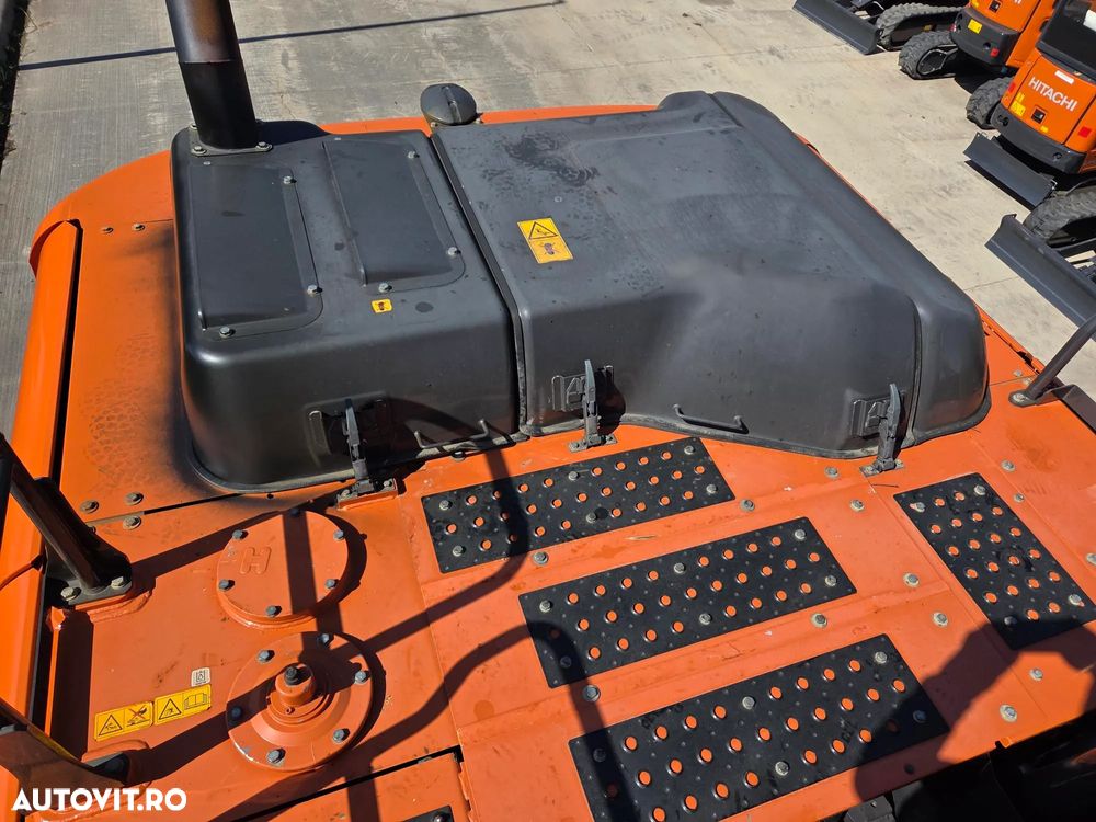Hitachi ZX250LCN-6, 2020, 9.449h, 27,3t, cupa 1,55mc, Ingust latime 2,99m, camera spate, camere laterale, inst picon, consum mediu 9,8l/h, ridica 13t, motor Isuzu 173CP, 3 pompe hidr HITACHI, 3 camere, produs in JAPONIA, leasing 4 ani-PROMOTIE 68.900 EUR+tva - 33