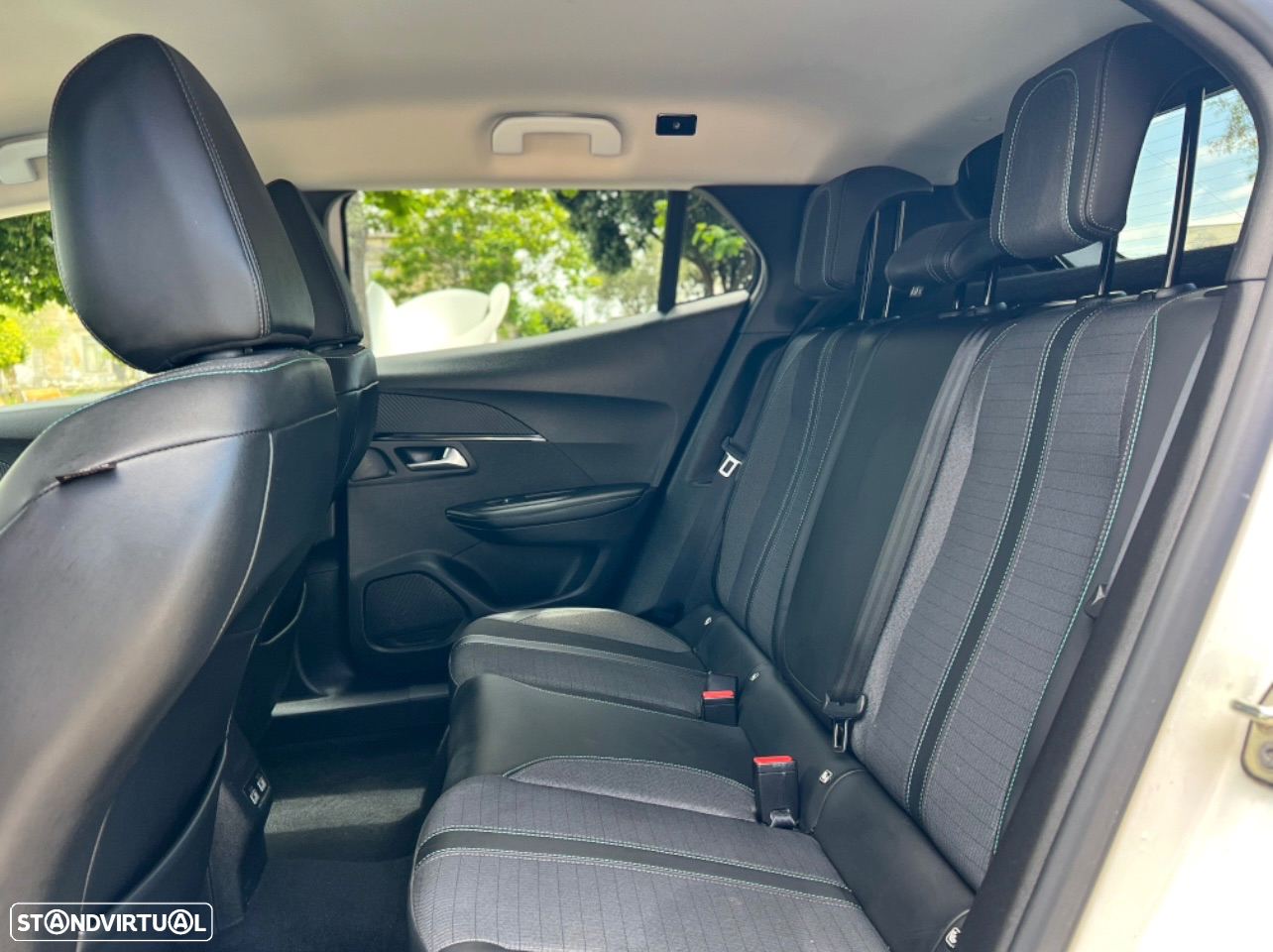 Peugeot 2008 BlueHDi 130 EAT8 Allure - 10