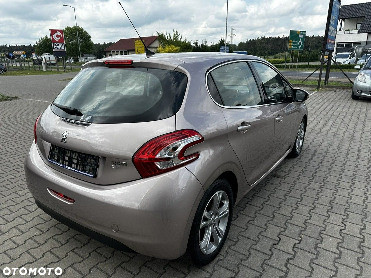 Peugeot 208 - 6