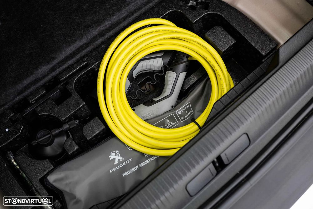 Peugeot e-2008 50 kWh Active Pack - 38