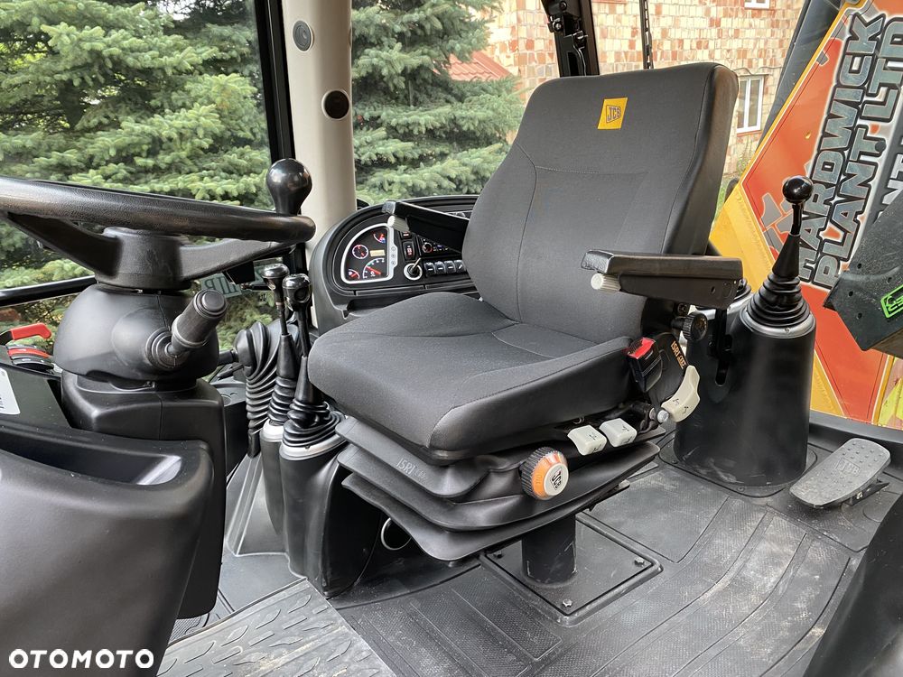 JCB 3CX - 16
