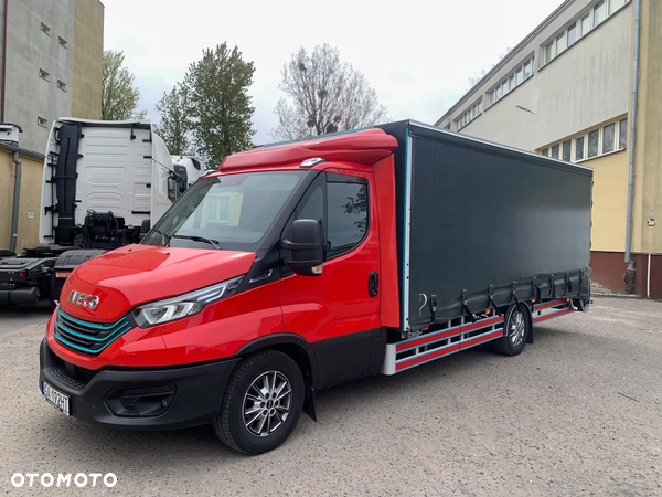 Iveco DAILY 35S18H LAWETA Z PLANDEKĄ