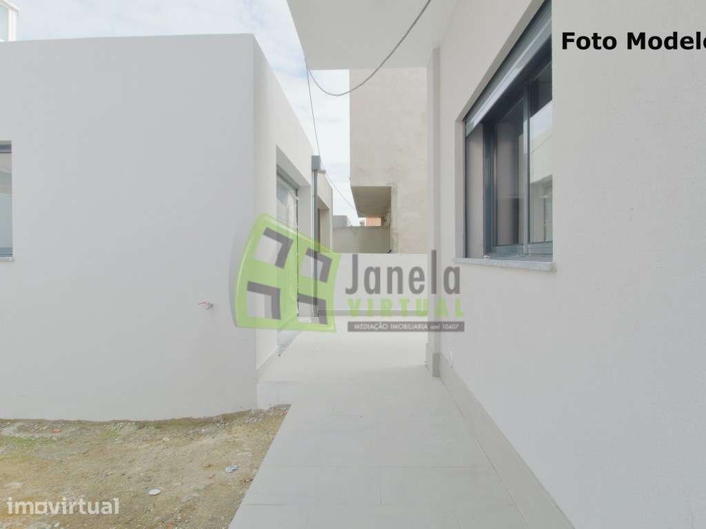 Moradia Geminada T3 - Em Construção na Quinta do Conde - Grande imagem: 4/23