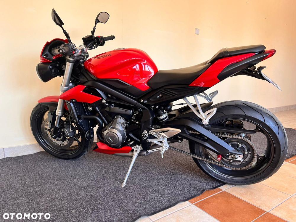 Triumph Street Triple - 8