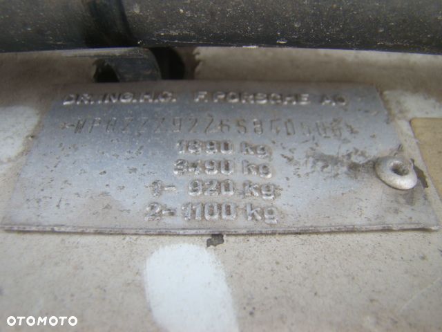 Porsche 928 - 37