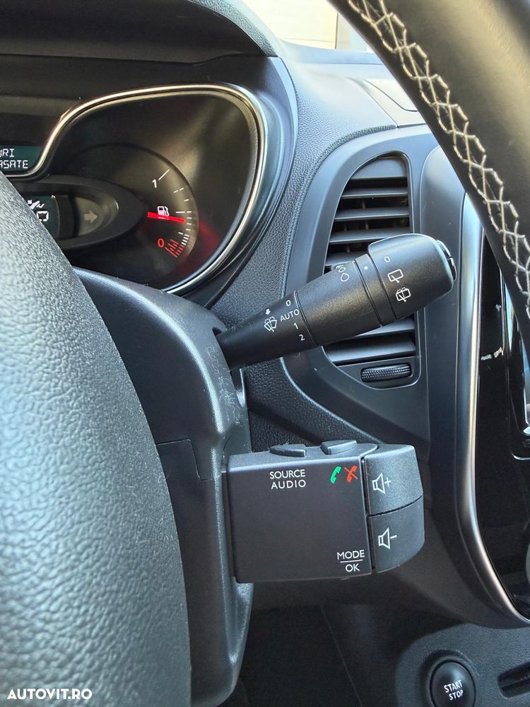 Renault Captur TCe 150 EDC GPF BOSE EDITION - 27