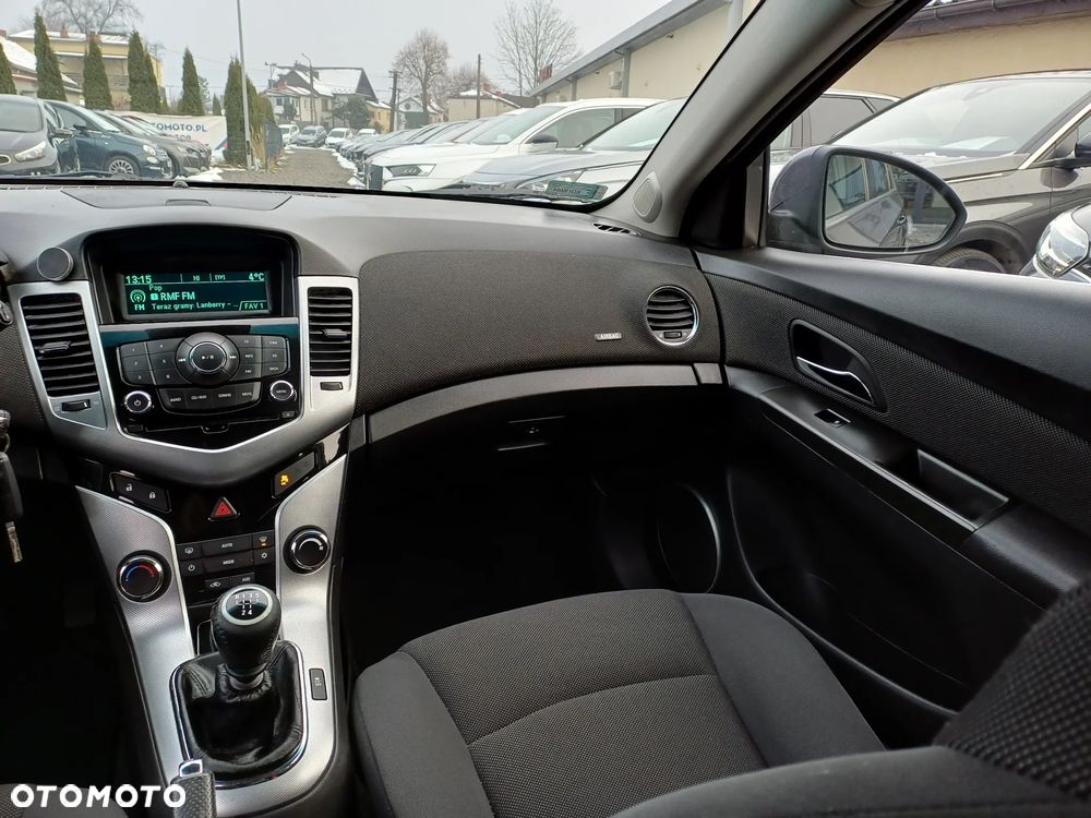 Chevrolet Cruze 1.8 LT+ - 21