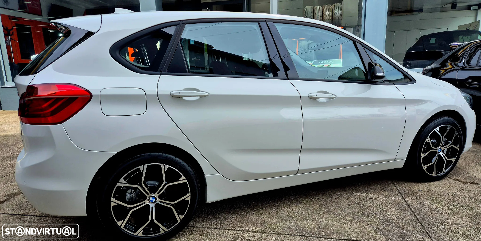 BMW 218 Active Tourer i Line Sport - 29