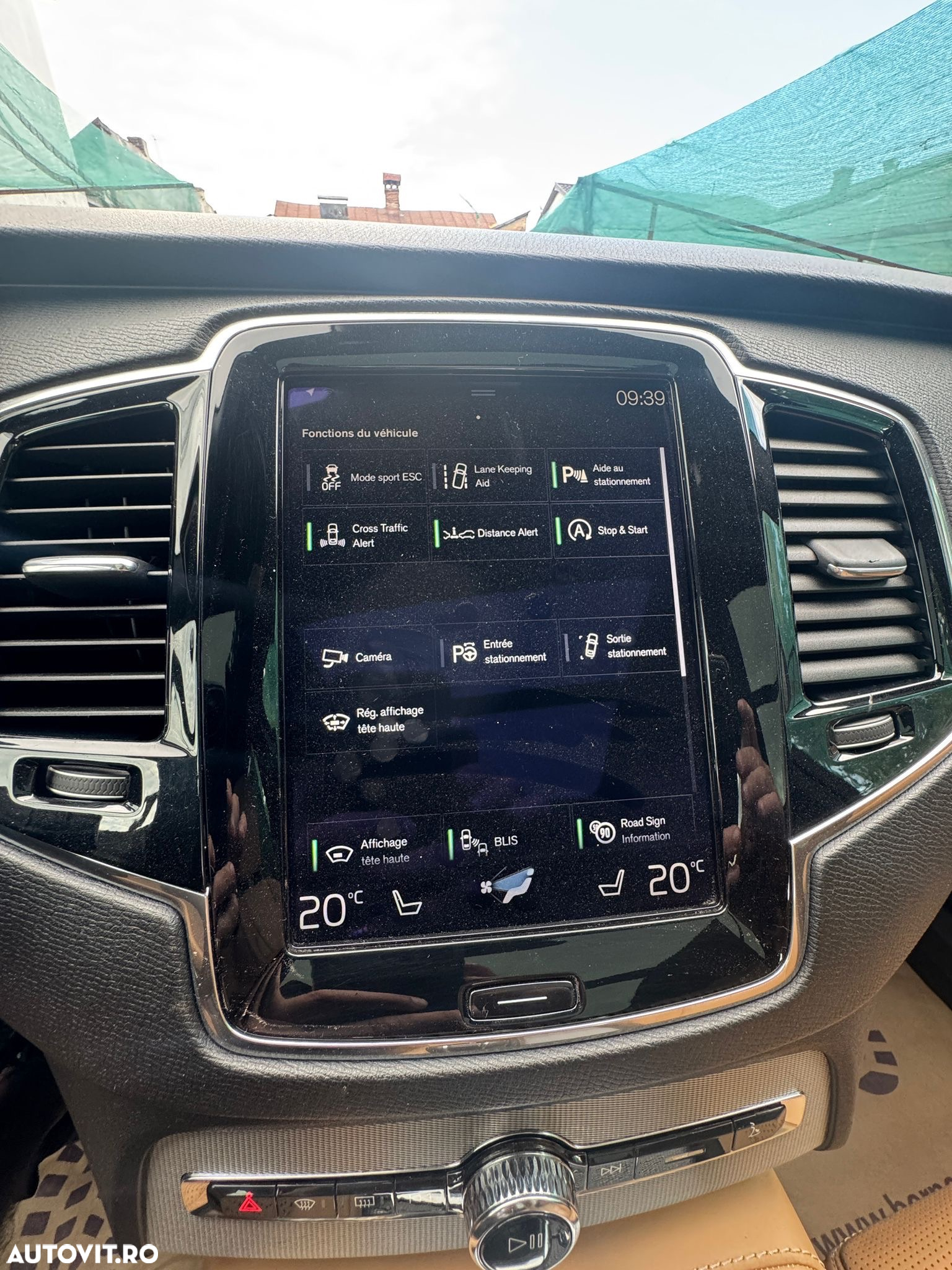 Volvo XC 90 - 9