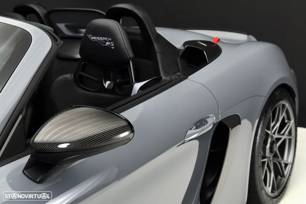 Porsche 718 Spyder RS - 12