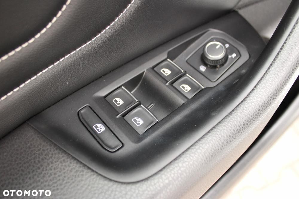 Volkswagen Passat - 13