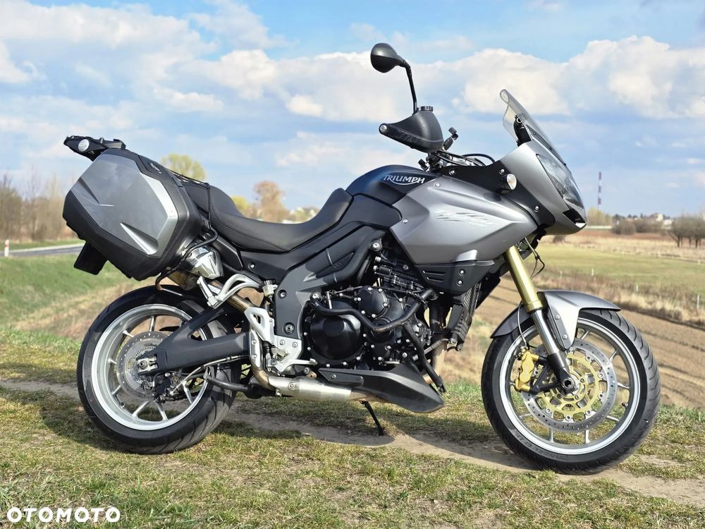 Triumph Tiger - 1