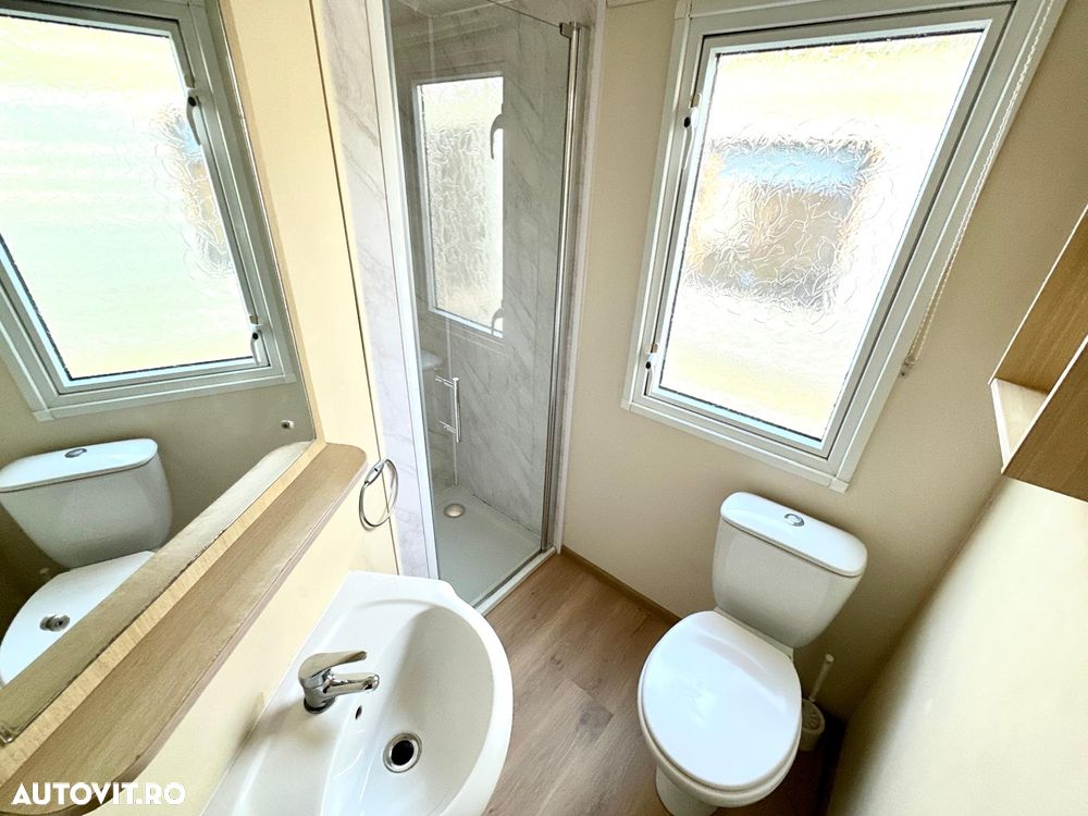 Alta Casă mobilă Swift Burgundy | Tâmplărie PVC | 9 x 3 m | 2 dormitoare și 1 baie - 9