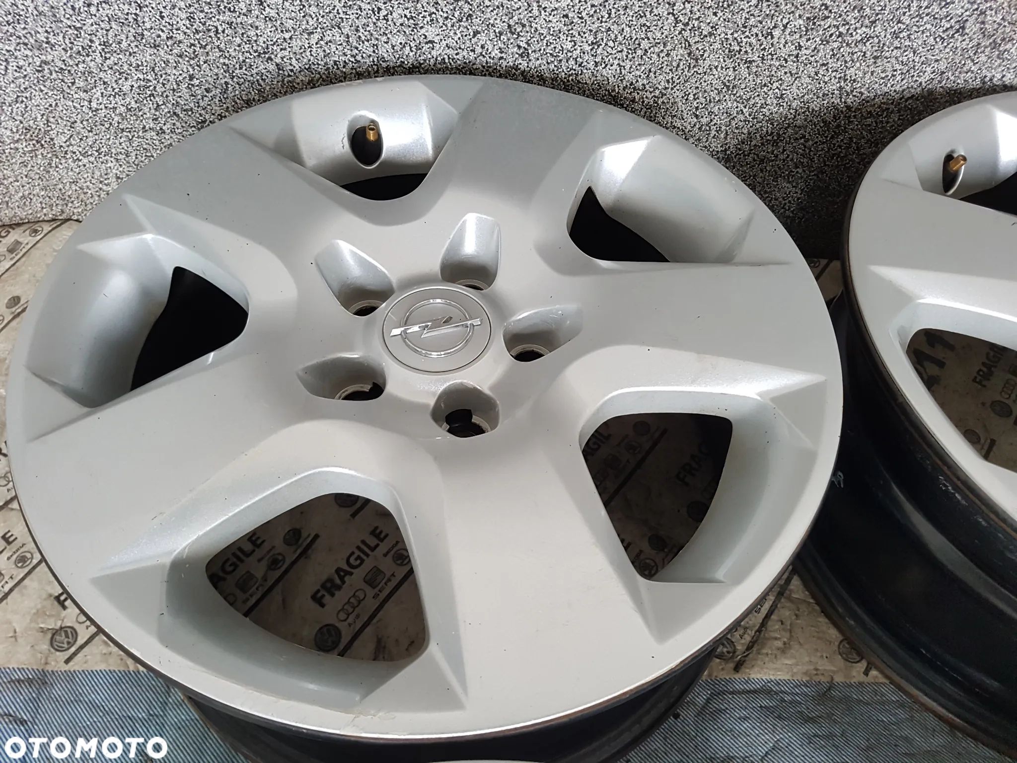 FELGI STALOWE STRUKTURALNE KOŁPAKI OPEL  5x110 6,5JX16 ET39 ASTRA H MERIWA B ZAFIRA B VECTRA C - 16