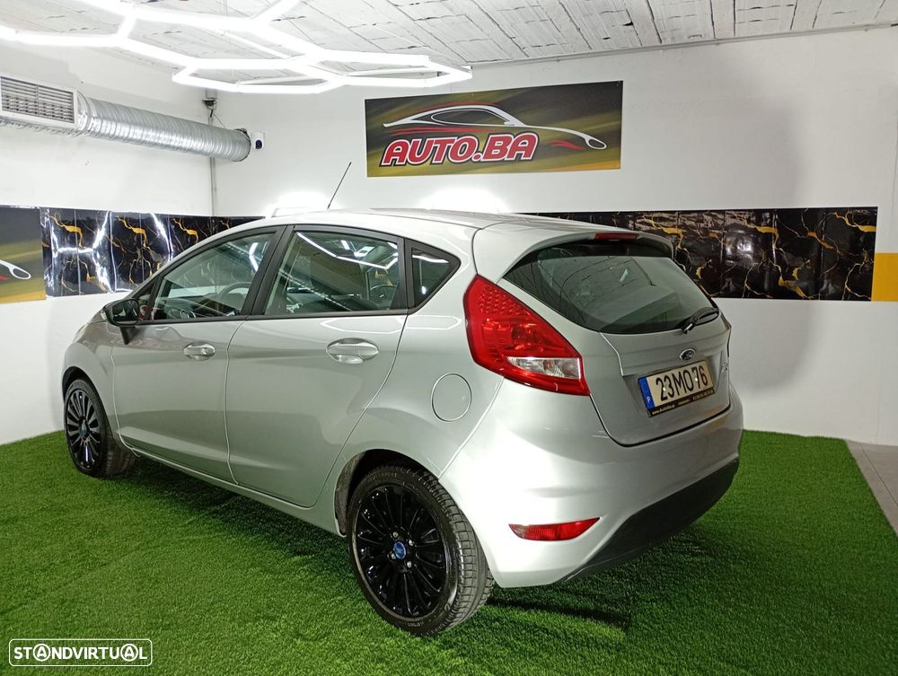 Ford Fiesta 1.4 TDCI Titanium - 23