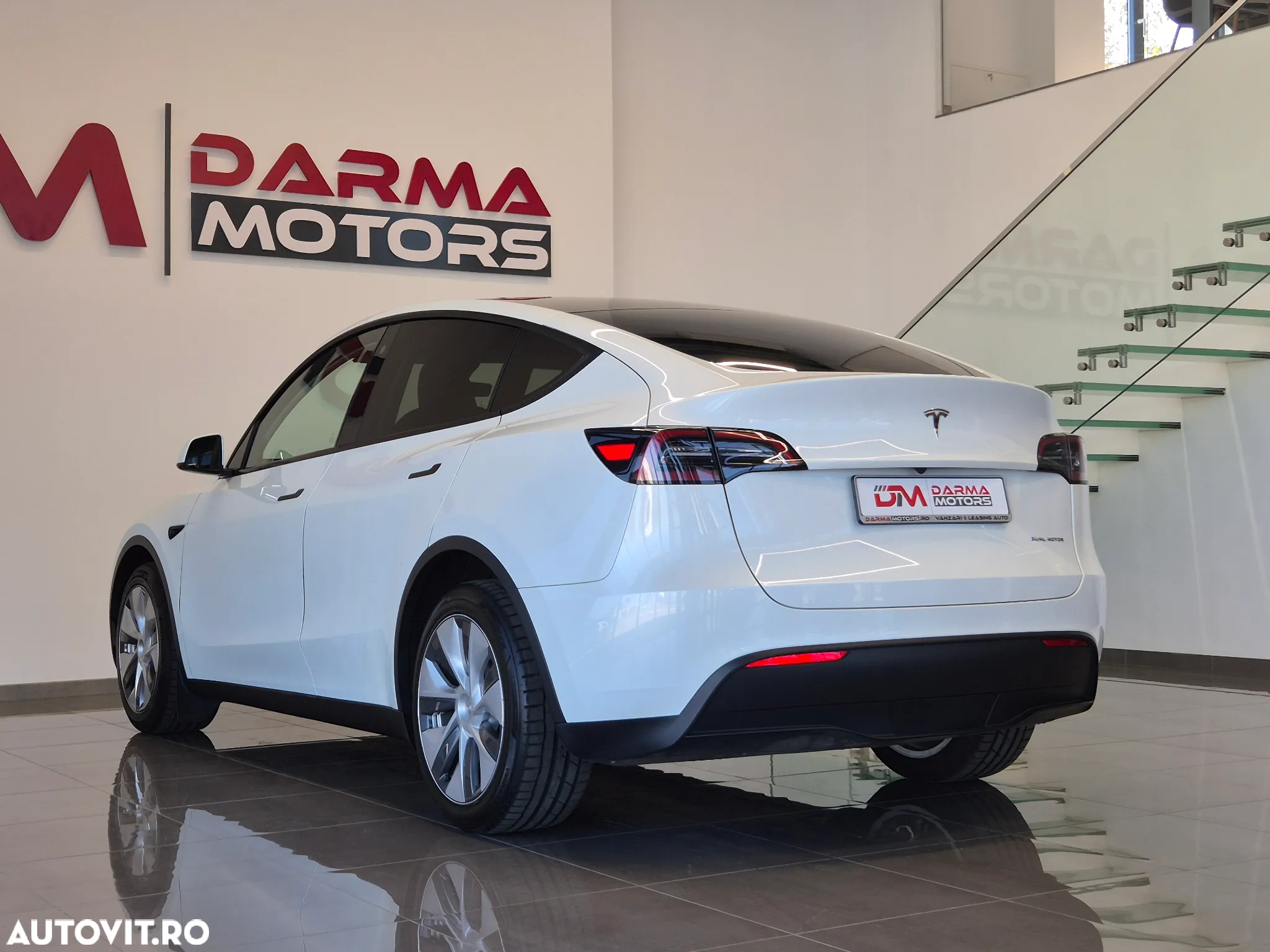 Tesla Model Y Long Range Dual Motor AWD - 6