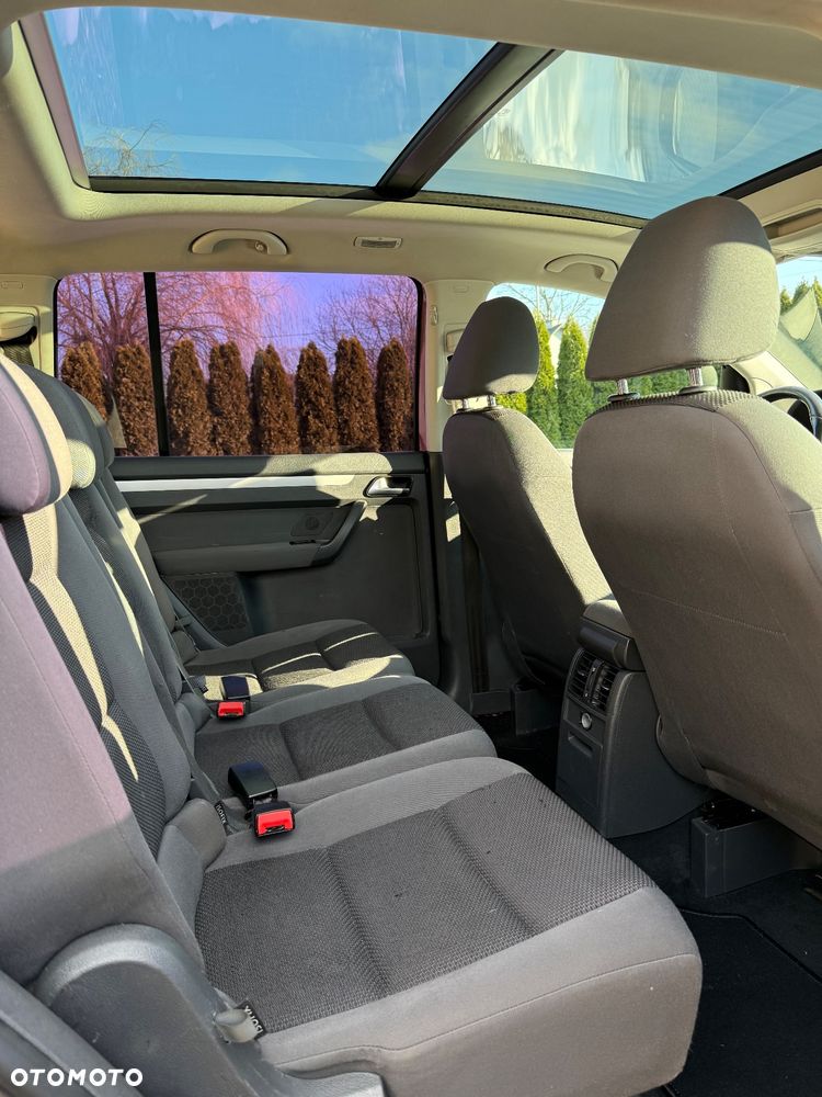 Volkswagen Touran 1.6 TDI DPF BlueMotion Technology Highline - 32