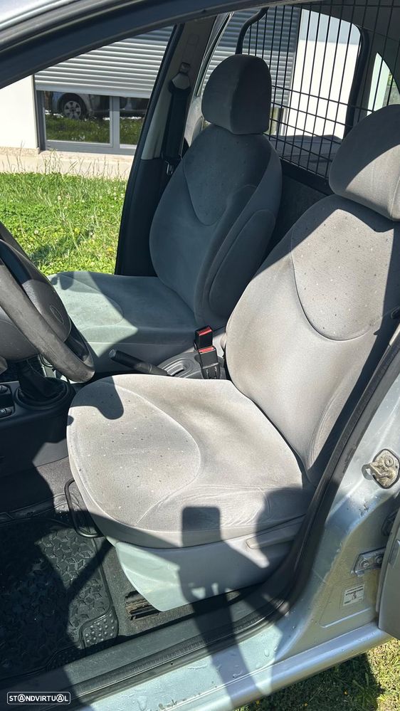 Citroën C3 1.4 HDi SX + - 10