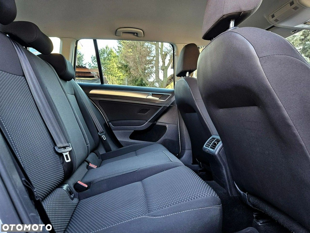 Volkswagen Golf VII 1.6 TDI BMT Comfortline - 11